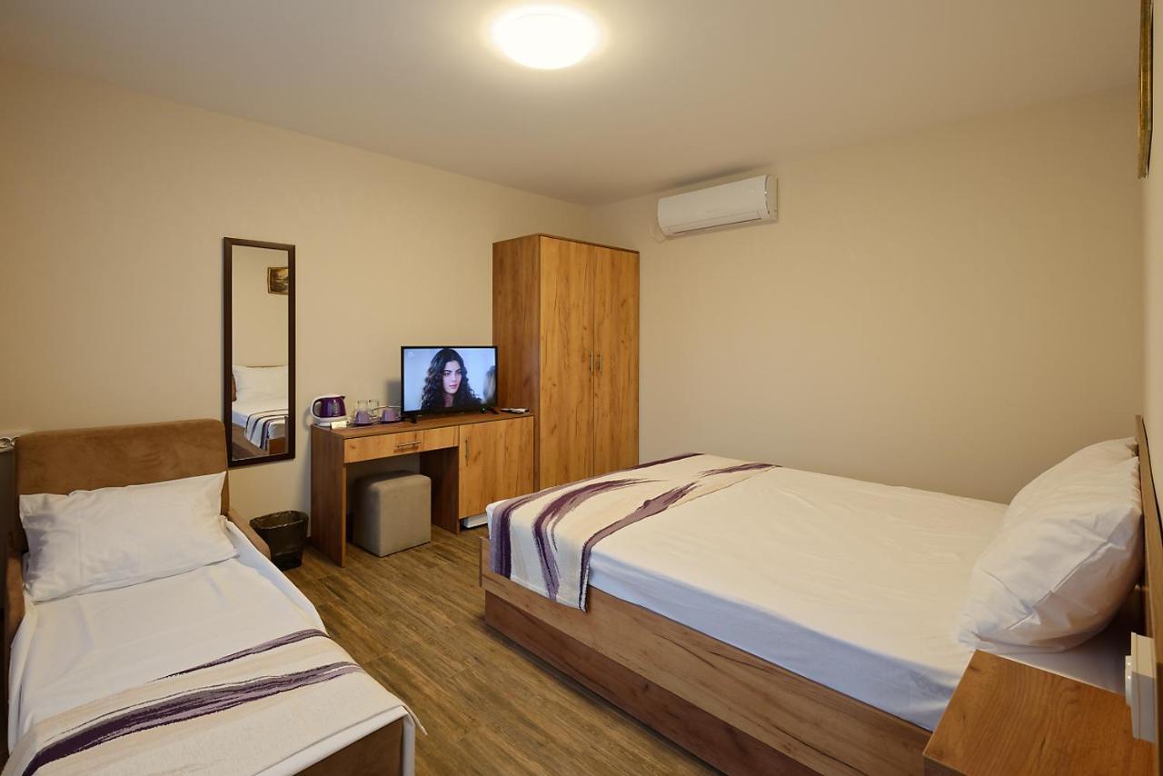 Hotel Комплекс Колонада Chissarja Exterior foto