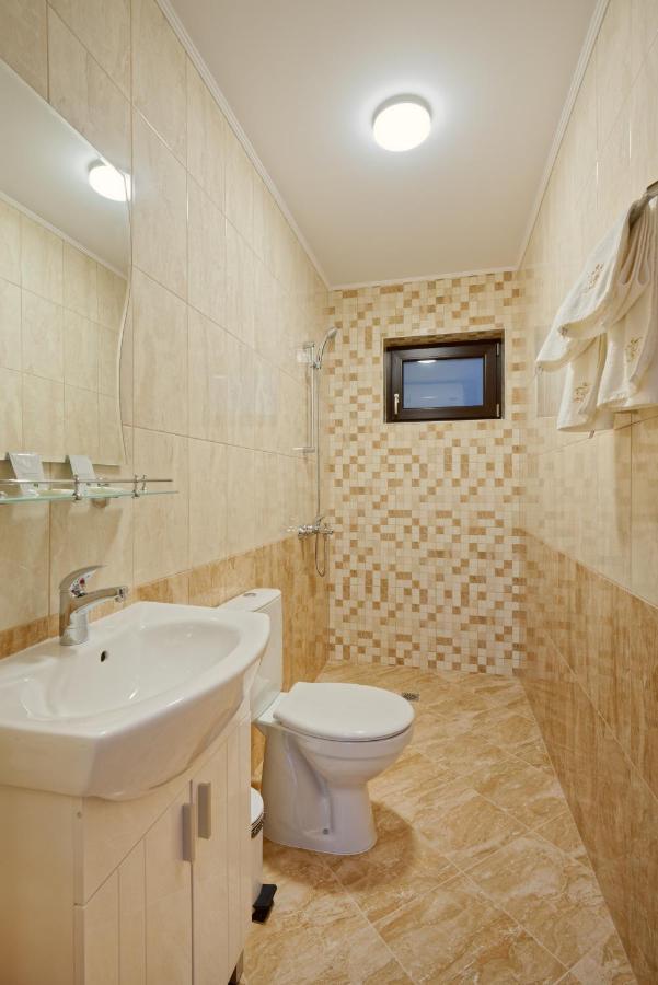Hotel Комплекс Колонада Chissarja Exterior foto