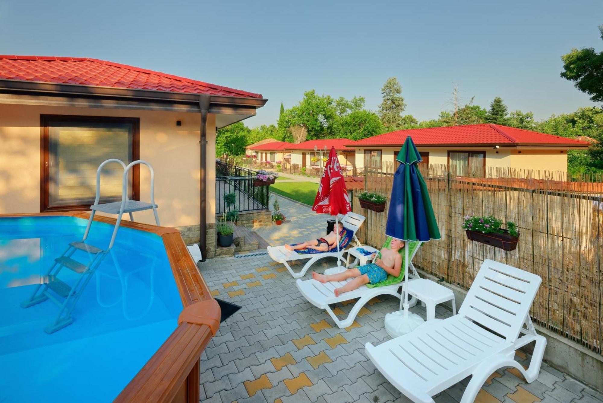 Hotel Комплекс Колонада Chissarja Exterior foto